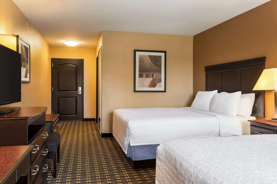 Hampton Inn and Suites Pine Bluff hotel detail image 6