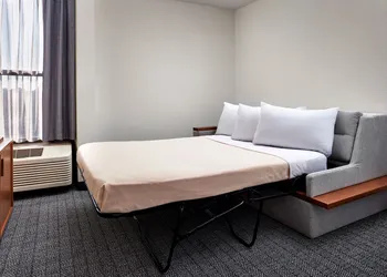 Courtyard by Marriott Vallejo Napa Valley hotel thumbnail 6