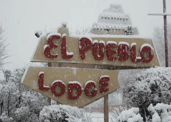 El Pueblo Lodge hotel thumbnail 2
