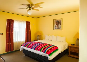 El Pueblo Lodge hotel thumbnail 3