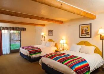 El Pueblo Lodge hotel thumbnail 4