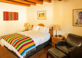 El Pueblo Lodge hotel thumbnail 5