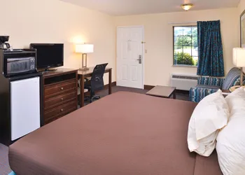 Americas Best Value Inn Batesville hotel thumbnail 7