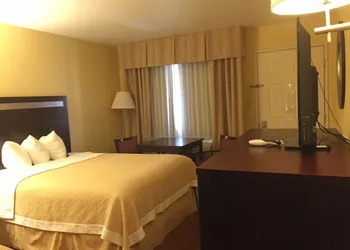 Days Inn by Wyndham Globe hotel thumbnail 4