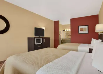 Days Inn by Wyndham Globe hotel thumbnail 5