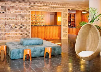 The Laylow Waikiki, Autograph Collection hotel thumbnail 2