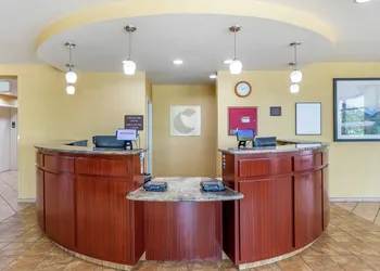 Comfort Suites Longmont hotel thumbnail 2