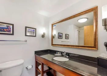 Comfort Suites Longmont hotel thumbnail 7