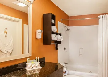 Holiday Inn Express Hotel & Suites San Jose-Morgan Hill by IHG hotel thumbnail 4