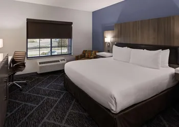Wyndham Garden Appleton hotel thumbnail 2