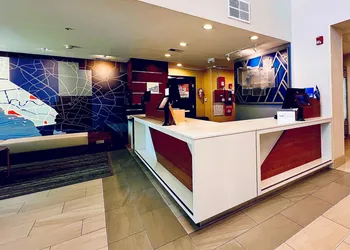 Holiday Inn Express Hotel & Suites Berkeley by IHG hotel thumbnail 2