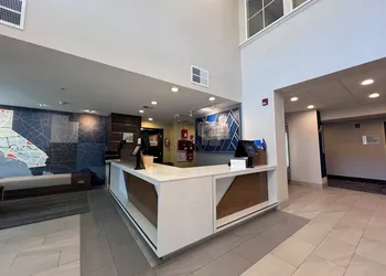 Holiday Inn Express Hotel & Suites Berkeley by IHG hotel thumbnail 3