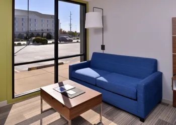 Holiday Inn Express Springfield by IHG hotel thumbnail 4