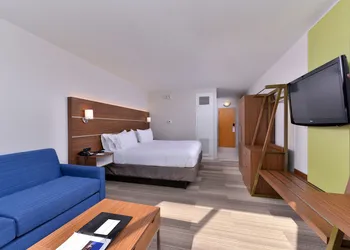 Holiday Inn Express Springfield by IHG hotel thumbnail 6