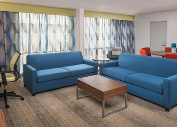 Holiday Inn Express Springfield by IHG hotel thumbnail 8