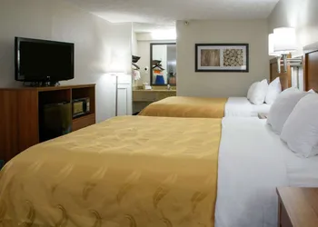 Quality Inn Lewisburg hotel thumbnail 5