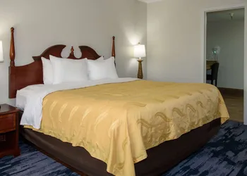 Quality Inn Lewisburg hotel thumbnail 7