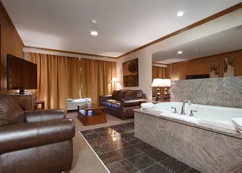 Camrose Resort & Casino hotel thumbnail 5