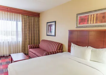 DoubleTree by Hilton Holland hotel thumbnail 6