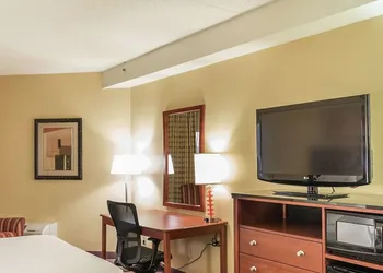 DoubleTree by Hilton Holland hotel thumbnail 7
