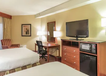 DoubleTree by Hilton Holland hotel thumbnail 8