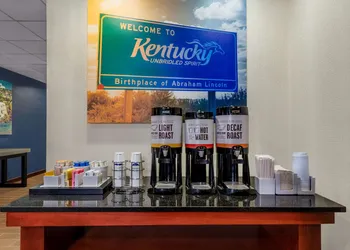 Hampton Inn & Suites Hopkinsville hotel thumbnail 4