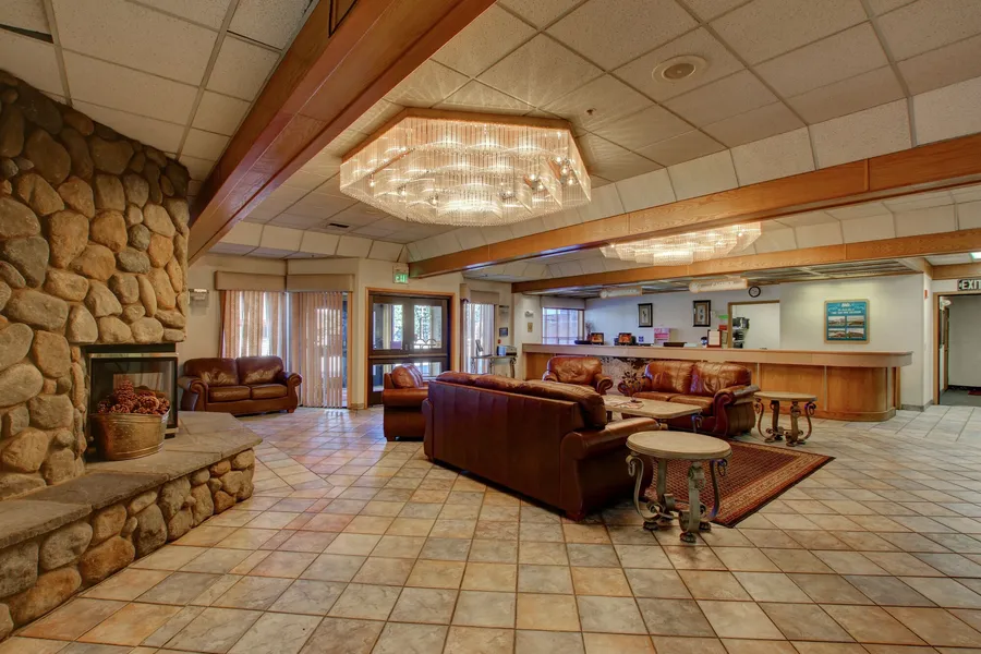 Shilo Inns Mammoth Lakes hotel detail image 2