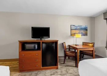 Best Western Inn At The Rogue hotel thumbnail 6