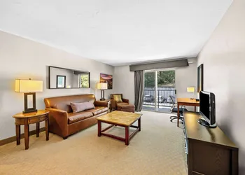 Best Western Inn At The Rogue hotel thumbnail 8