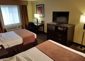 Quality Inn & Suites Morgantown - University Area hotel thumbnail 3