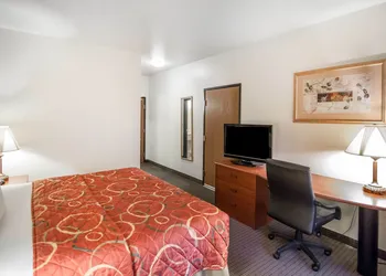 Quality Inn Parsons North hotel thumbnail 5