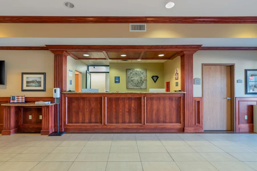 Best Western Plus Butterfield Inn hotel detail image 2