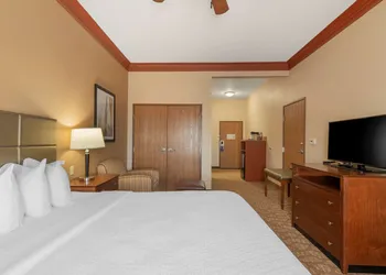 Best Western Plus Butterfield Inn hotel thumbnail 6