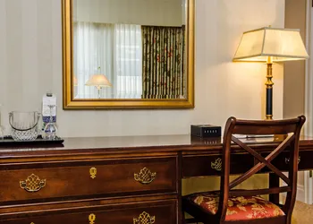 Mayflower Park Hotel hotel thumbnail 7