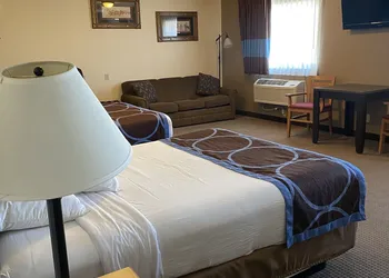 Super 8 by Wyndham Ogallala hotel thumbnail 6