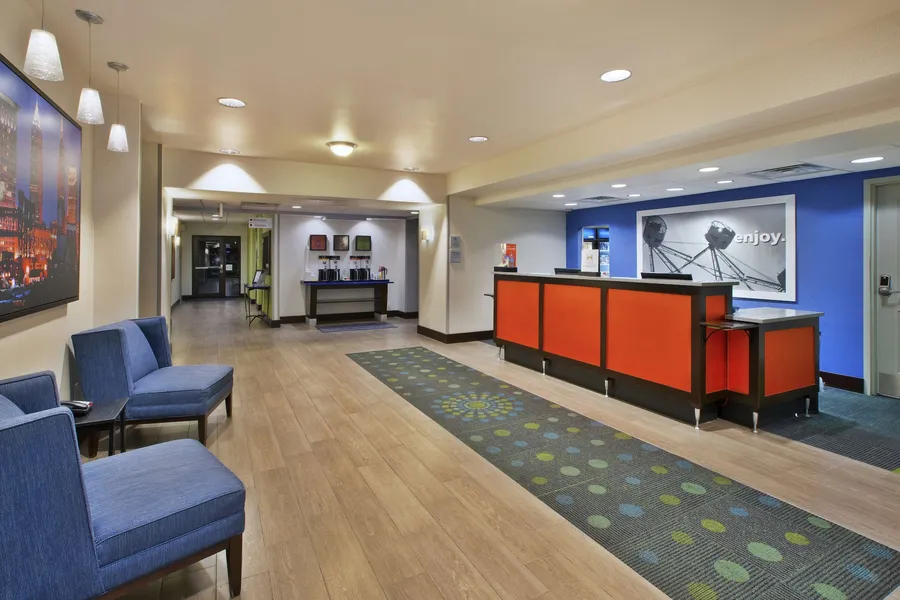 Hampton Inn & Suites Elyria hotel detail image 2