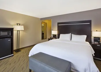 Hampton Inn & Suites Elyria hotel thumbnail 3