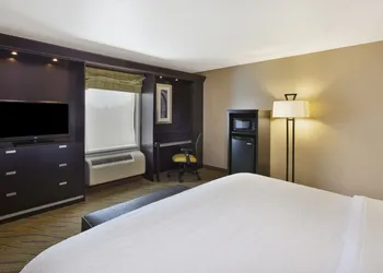 Hampton Inn & Suites Elyria hotel thumbnail 5