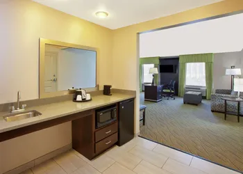 Hampton Inn & Suites Elyria hotel thumbnail 8