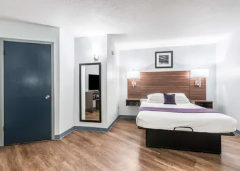 Americas Best Value Inn Searcy hotel thumbnail 5
