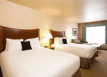 Red Lion Inn & Suites McMinnville hotel thumbnail 4