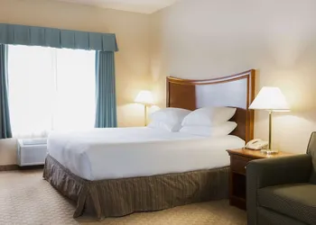 Red Lion Inn & Suites McMinnville hotel thumbnail 8