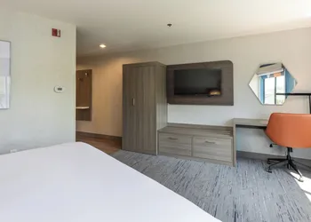 Holiday Inn Express Bellingham by IHG hotel thumbnail 6
