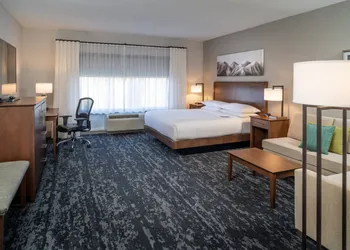 Delta Hotels by Marriott Huntington Mall hotel thumbnail 4