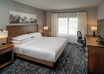 Delta Hotels by Marriott Huntington Mall hotel thumbnail 8