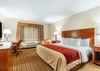 Quality Inn & Suites Eau Claire University Area hotel thumbnail 7
