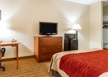 Quality Inn & Suites Eau Claire University Area hotel thumbnail 8