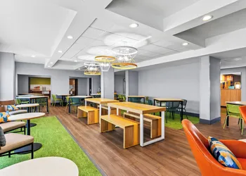 Spark by Hilton Bardstown hotel thumbnail 4