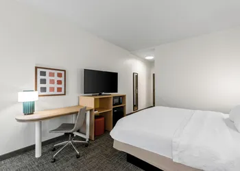 Spark by Hilton Bardstown hotel thumbnail 7