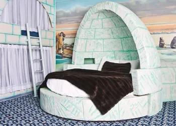 Fantasyland Hotel hotel thumbnail 4